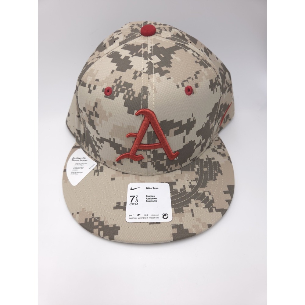 NEW Arkansas Razorbacks Nike True Brown Digi Camo Flat Bill Cap Hat Adult 7 7/8